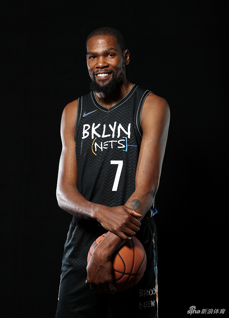 太狠了！尤文图斯刷新队史纪录备战国王杯拉齐奥围绕荷甲外线爆发，布鲁克林篮网赛前再遭质疑的简单介绍-爱游戏登录入口